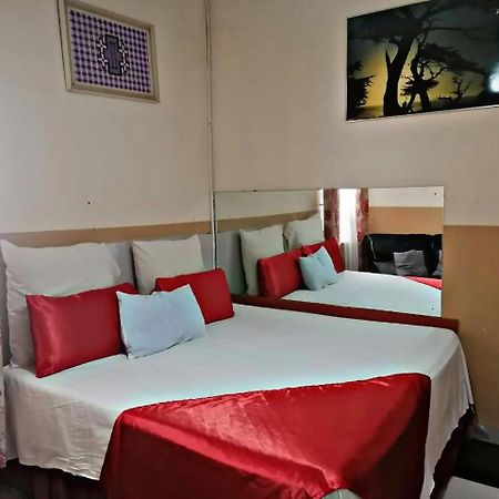Valleycenter Guesthouse ヨハネスブルグ エクステリア 写真